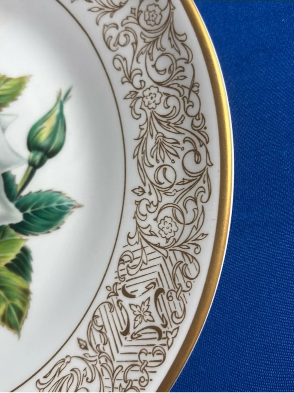 Edward Marshall Boehm White Masterpiece & Yellow Peace Rose  Collector Plates